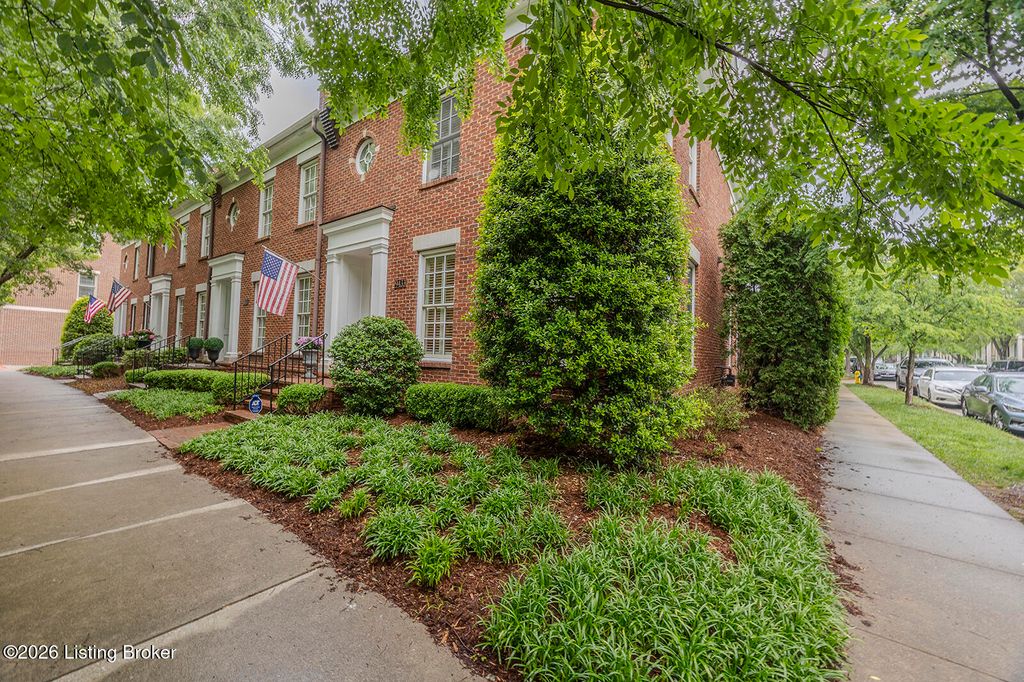Photo of 9433 Norton Commons Blvd, Prospect, KY 40059 (MLS # 1716516)