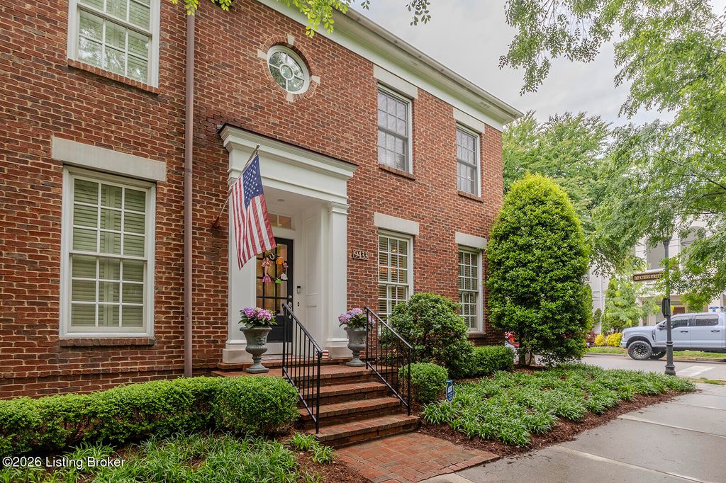 Photo of 9433 Norton Commons Blvd, Prospect, KY 40059 (MLS # 1716516)