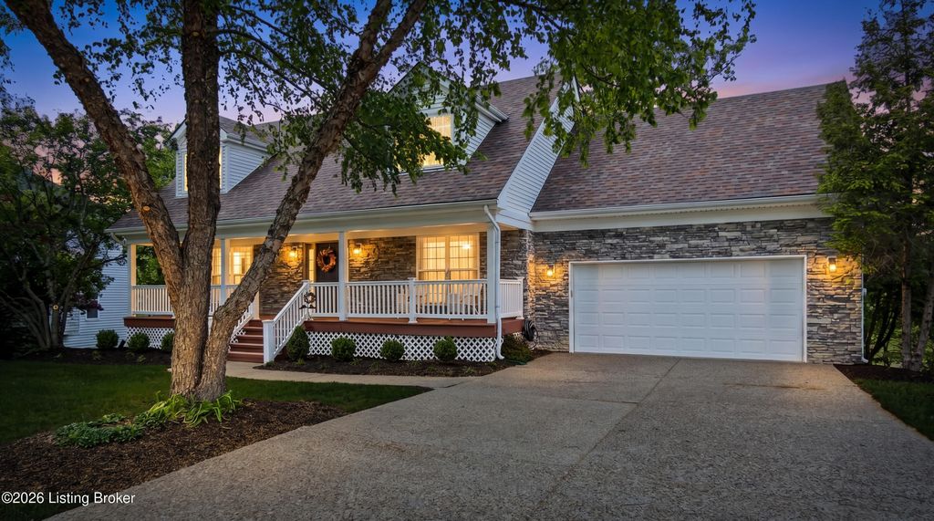 Photo of 1605 E Crystal Dr, La Grange, KY 40031 (MLS # 1716131)