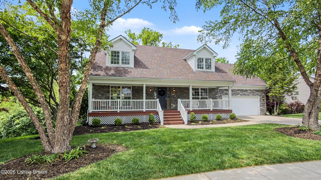 Photo of 1605 E Crystal Dr, La Grange, KY 40031 (MLS # 1716131)
