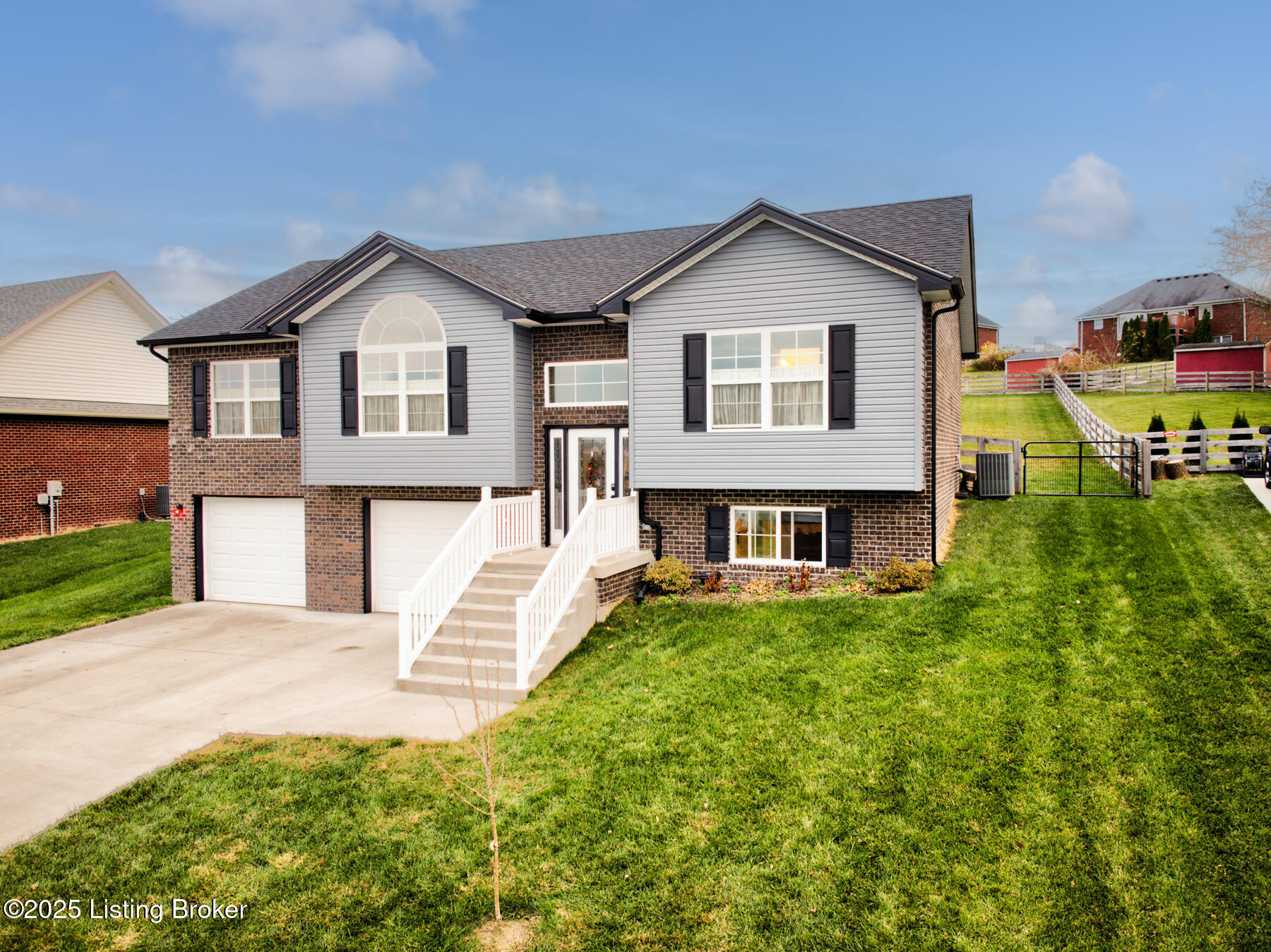 240 Oak Leaf Ct, Taylorsville, Kentucky image 2