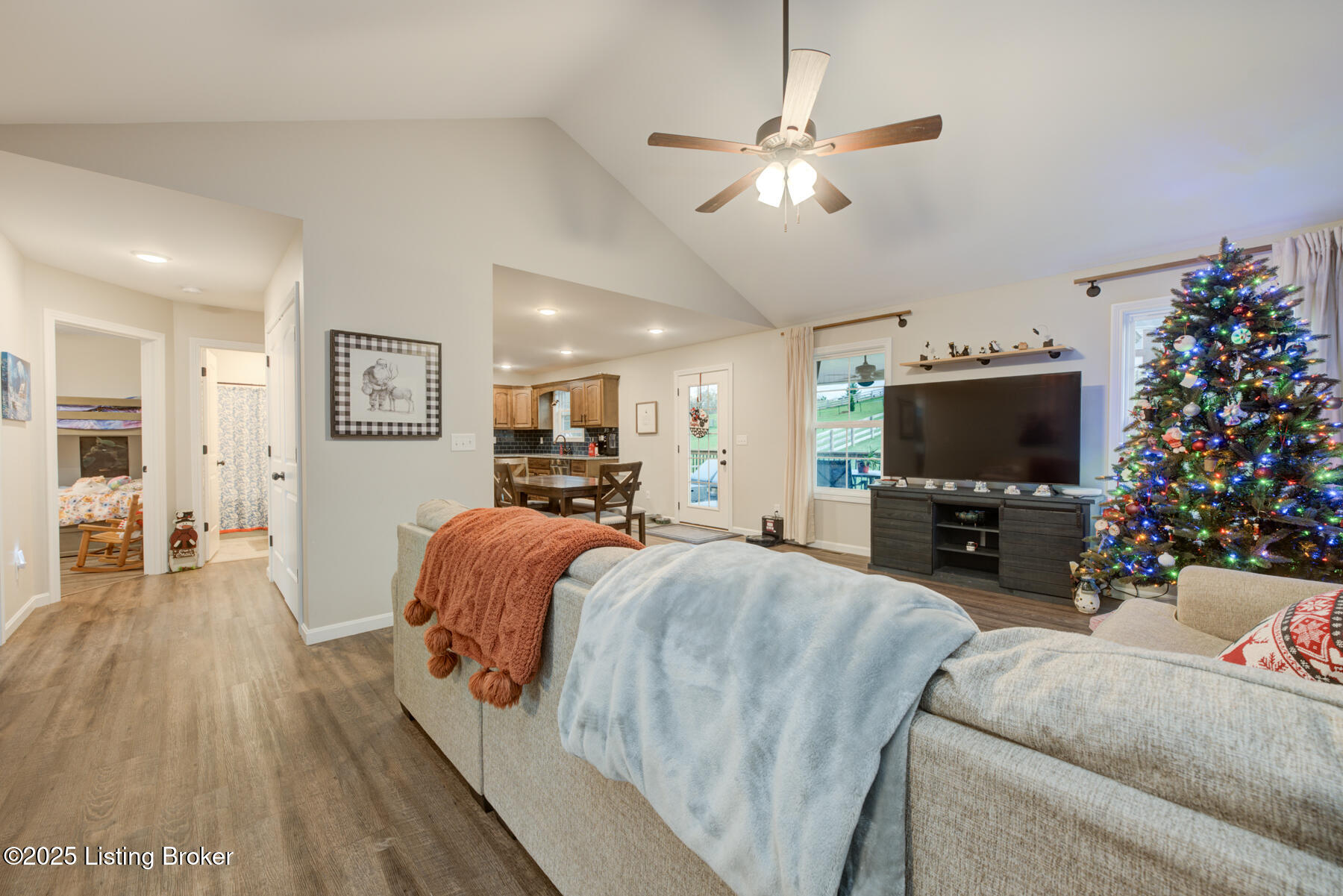 240 Oak Leaf Ct, Taylorsville, Kentucky image 7