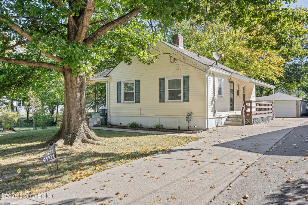Photo of 4701 Cliff Ave, Louisville, KY 40215 (MLS # 1731220)