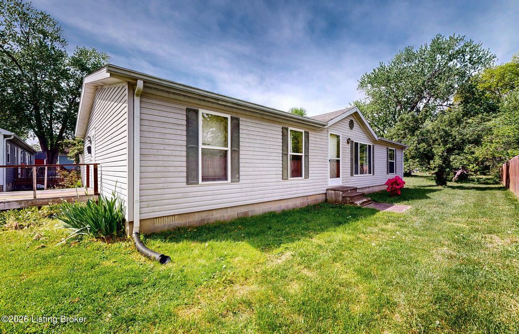 Photo of 714 8th St, Carrollton, KY 41008 (MLS # 1715044)