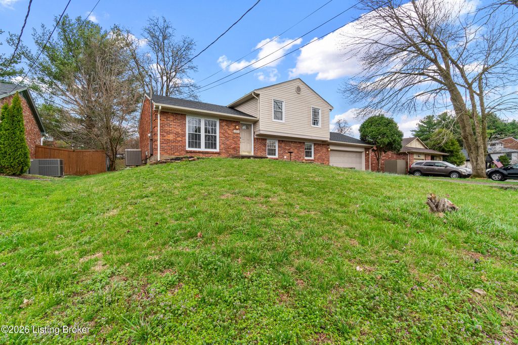 Photo of 1017 Harmony Landing Rd, Goshen, KY 40026 (MLS # 1709804)