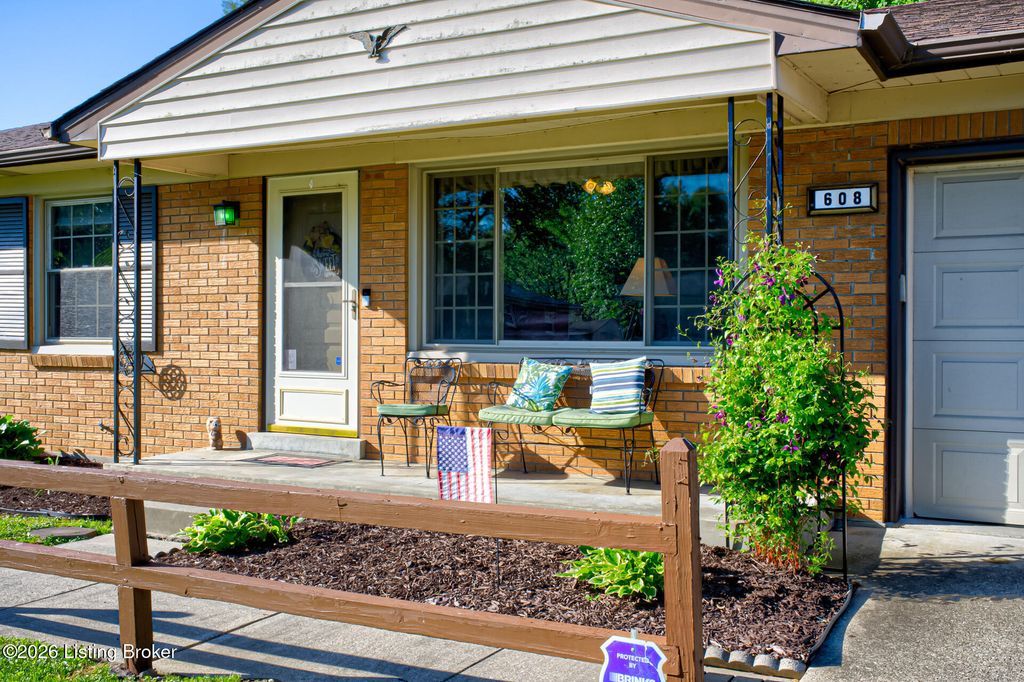 Photo of 608 Tin Dor Way, Louisville, KY 40118 (MLS # 1716926)