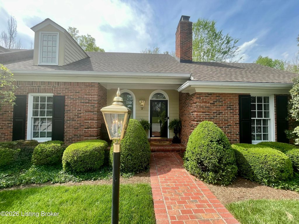 Photo of 2 Brownsboro Hill Rd, Louisville, KY 40207 (MLS # 1717209)