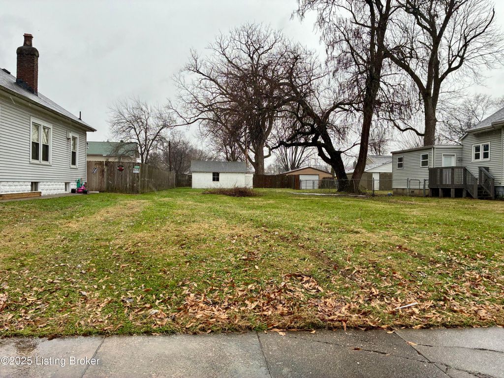 Photo of 4330 Whitmore Ave, Louisville, KY 40215 (MLS # 1705540)