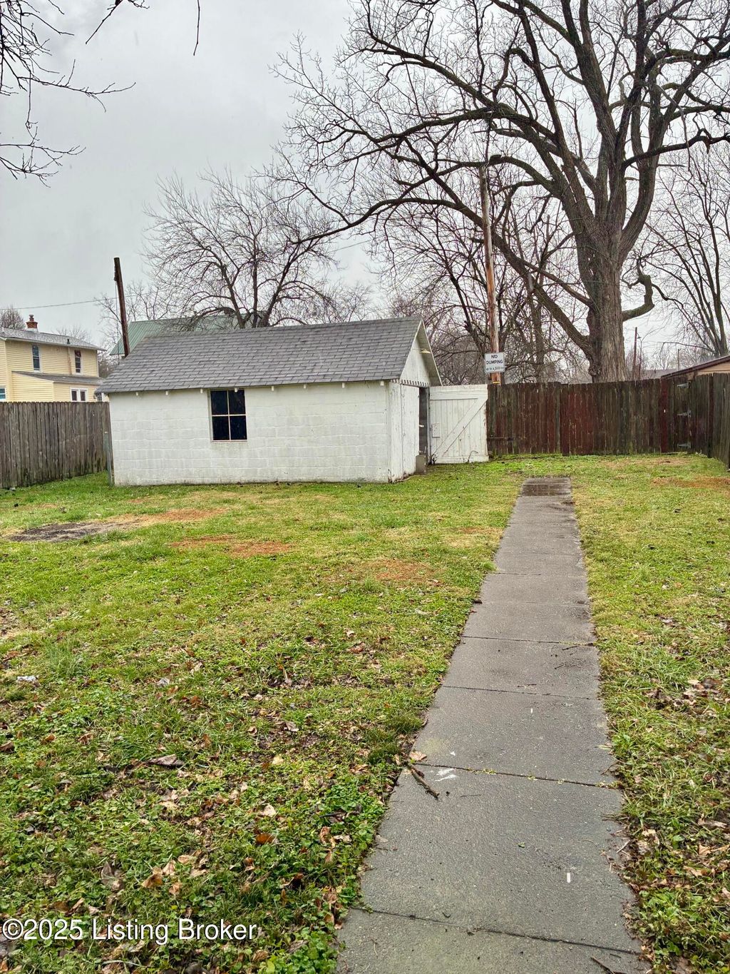 Photo of 4330 Whitmore Ave, Louisville, KY 40215 (MLS # 1705540)