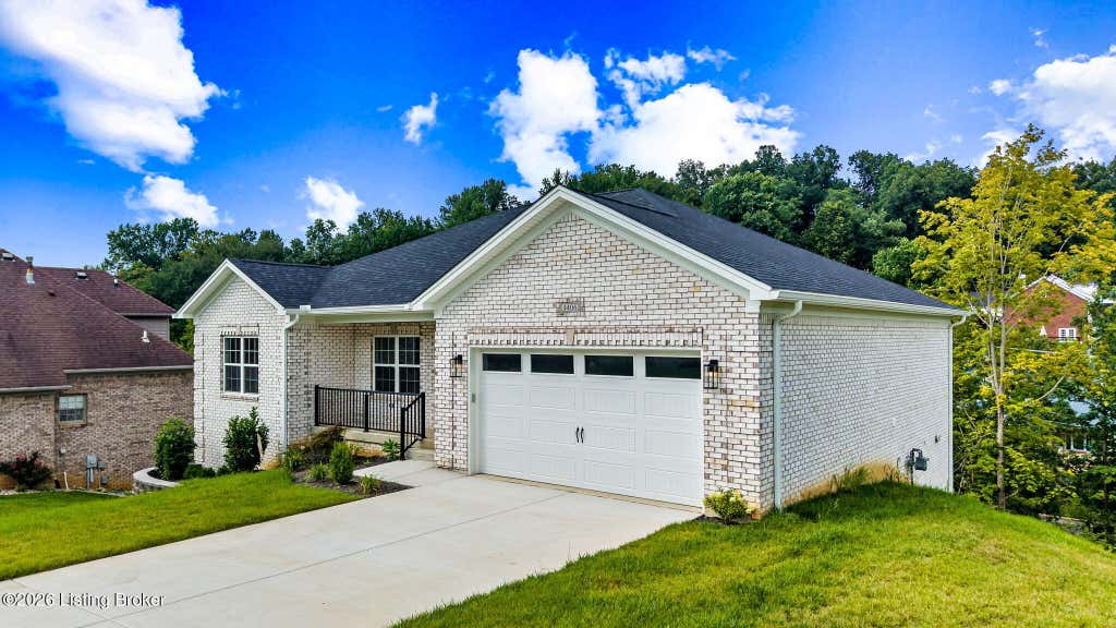 Photo of 4406 Stone Wynde Dr, Louisville, KY 40272 (MLS # 1724353)