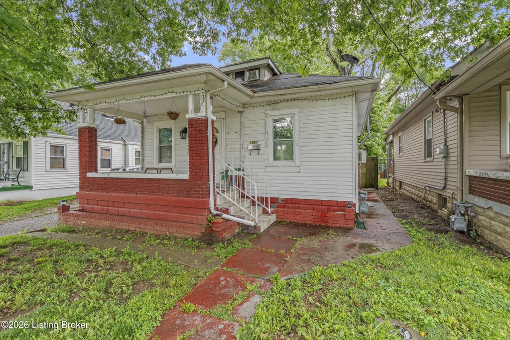 Photo of 1057 S 43rd St, Louisville, KY 40211 (MLS # 1721750)