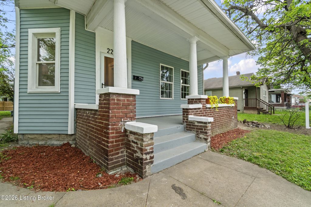Photo of 2210 W Burnett Ave, Louisville, KY 40210 (MLS # 1714755)