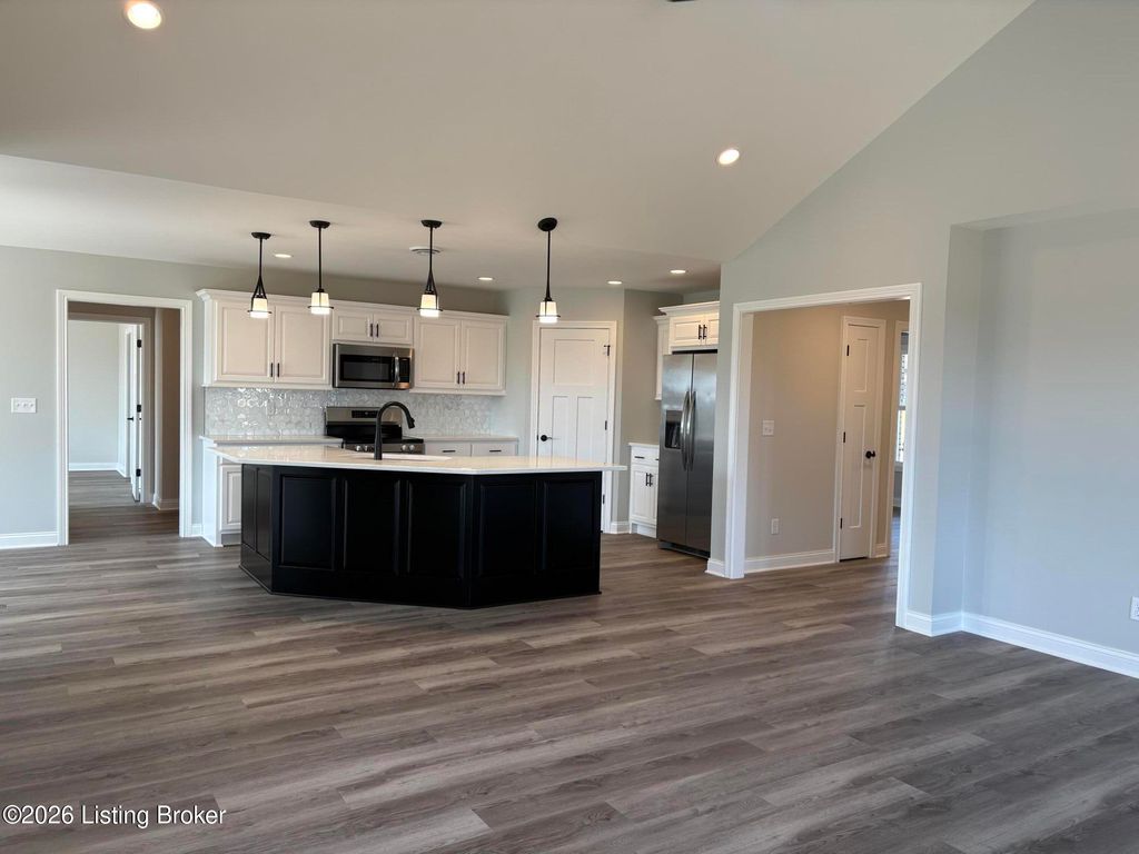 Photo of 200 Wendover Ct, Bardstown, KY 40004 (MLS # 1712467)