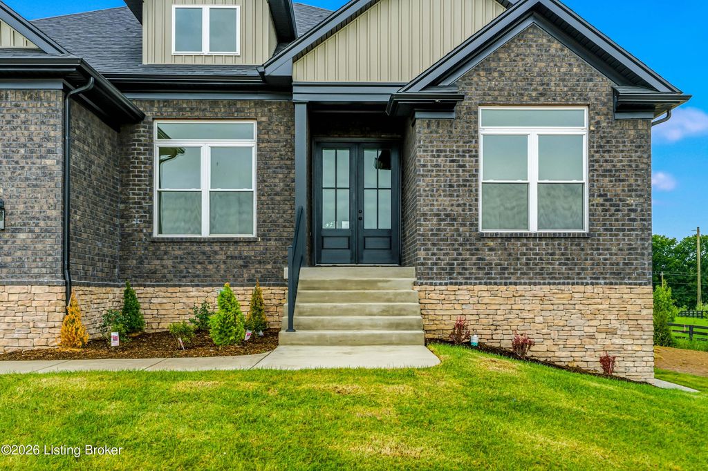 Photo of 109 Megan Ln, Shelbyville, KY 40065 (MLS # 1718115)