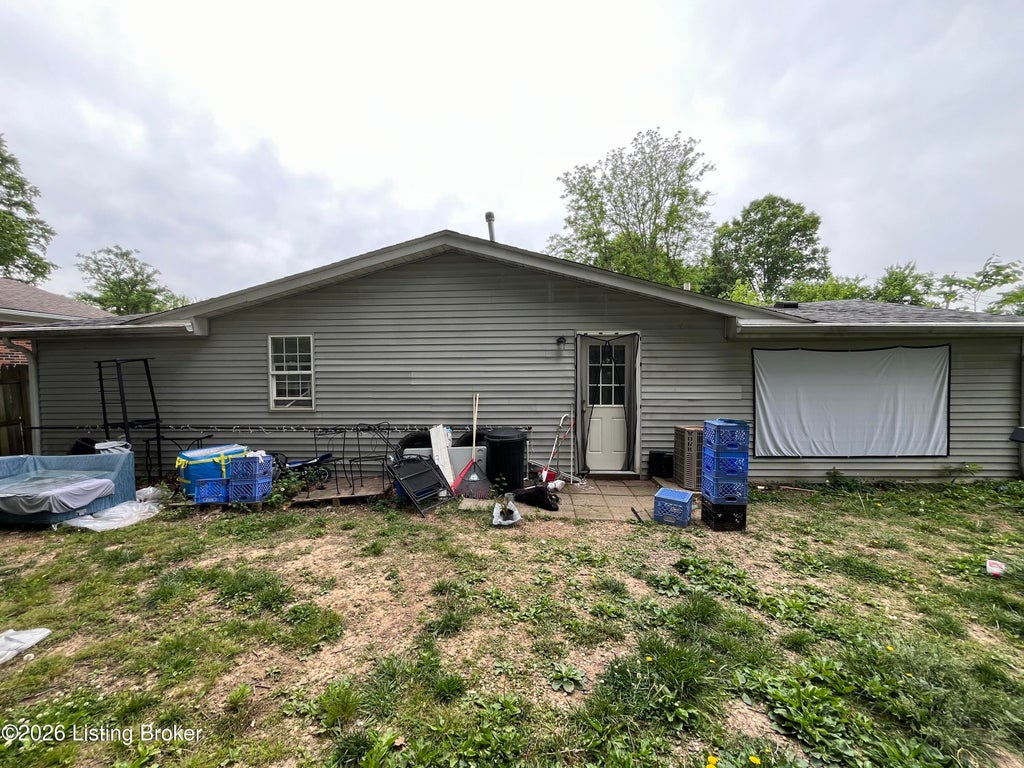 Photo of 5003 Vassar Ave, Louisville, KY 40258 (MLS # 1733385)