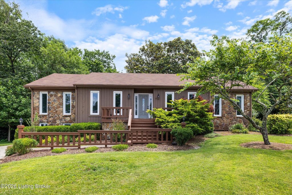 Photo of 14114 Tree Crest Ct, Louisville, KY 40245 (MLS # 1721823)