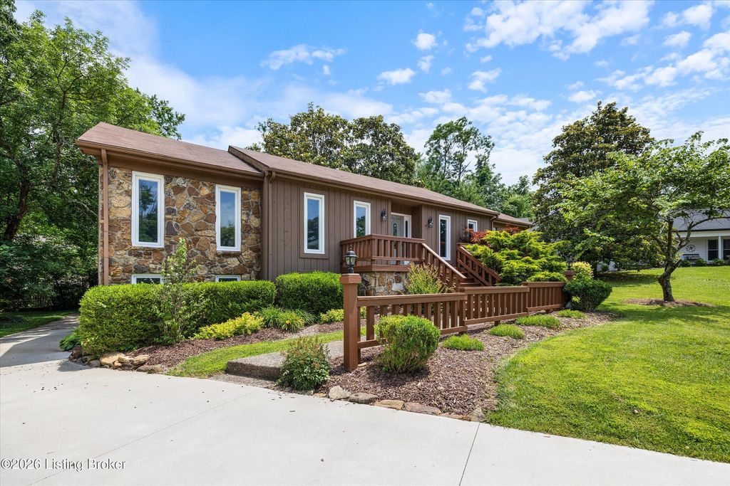 Photo of 14114 Tree Crest Ct, Louisville, KY 40245 (MLS # 1721823)