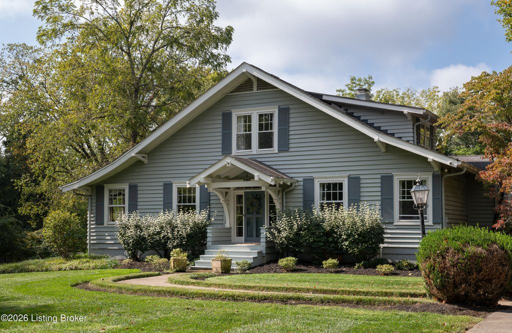 Photo of 2002 Evergreen Rd, Louisville, KY 40223 (MLS # 1717199)