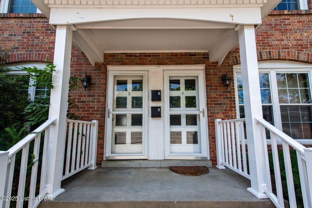 Photo of 2159 Bonnycastle Ave #UNIT 5, Louisville, KY 40205 (MLS # 1705641)