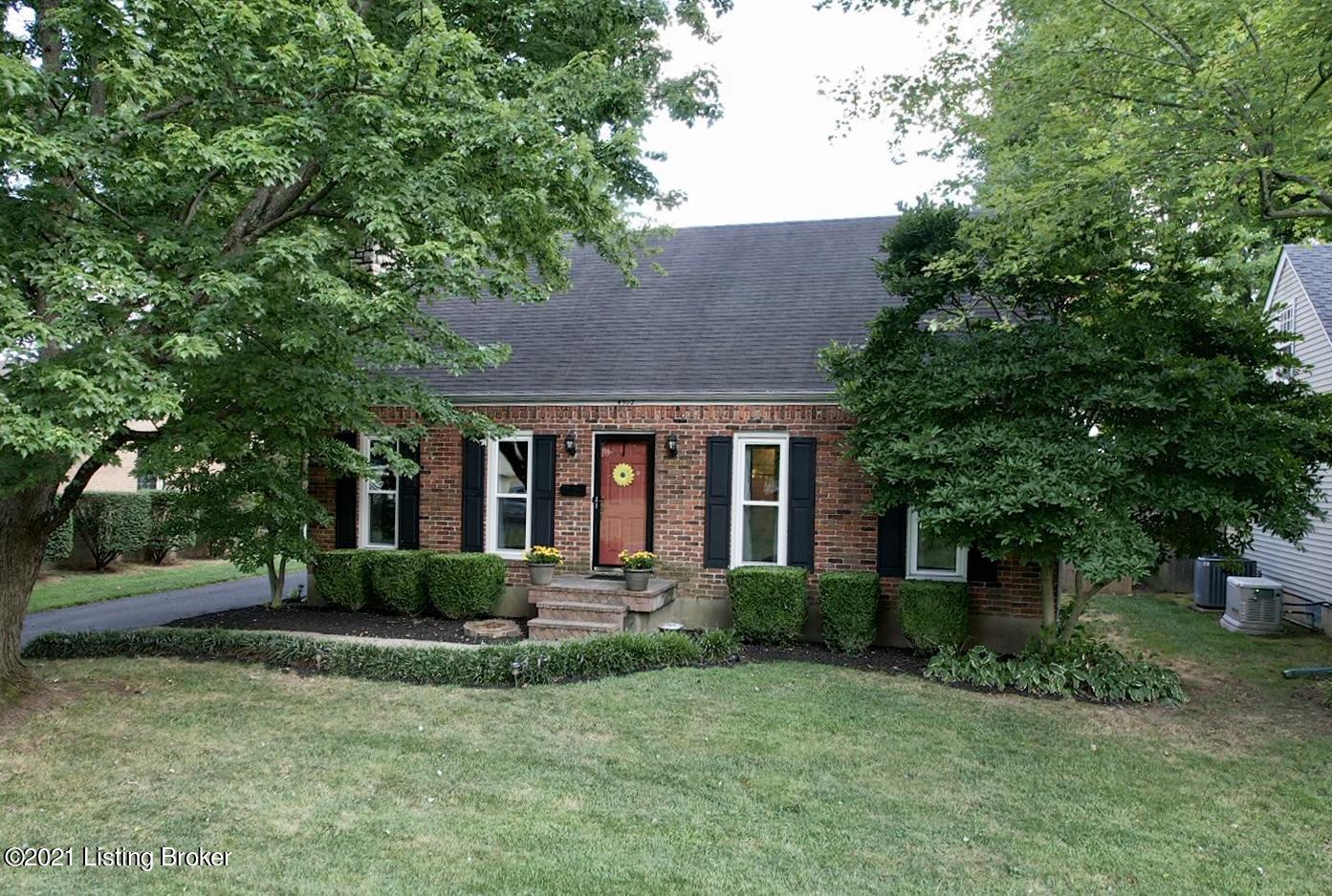 Photo 1 of 25 — 4302 Darbrook Rd, Louisville, KY 40207