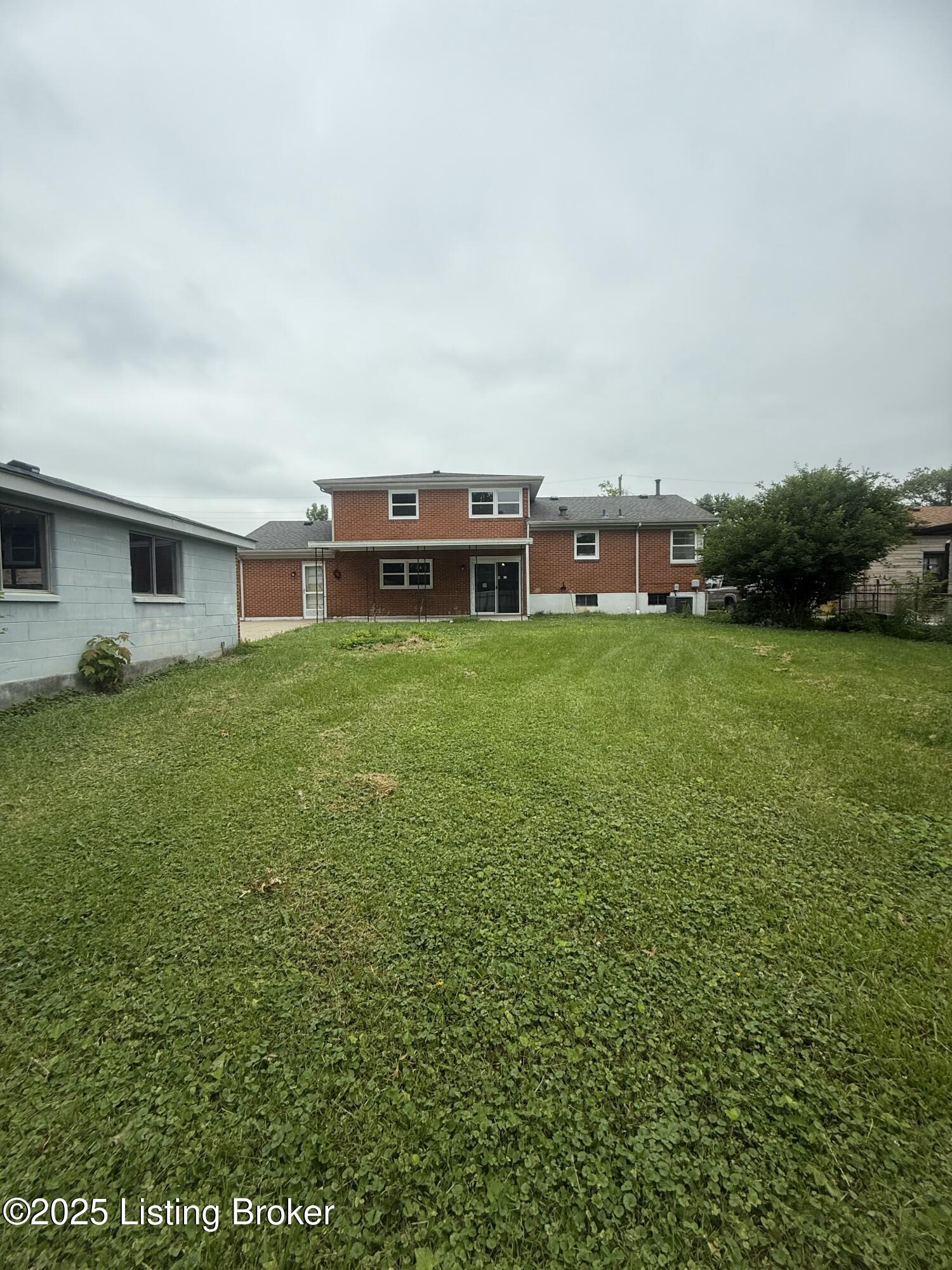 6218 Helenjean Way, Louisville, Kentucky image 11