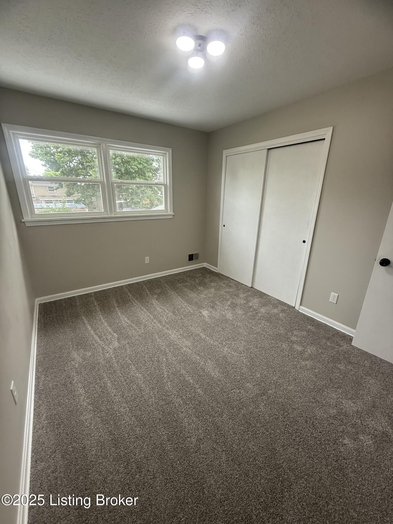 6218 Helenjean Way, Louisville, Kentucky image 30