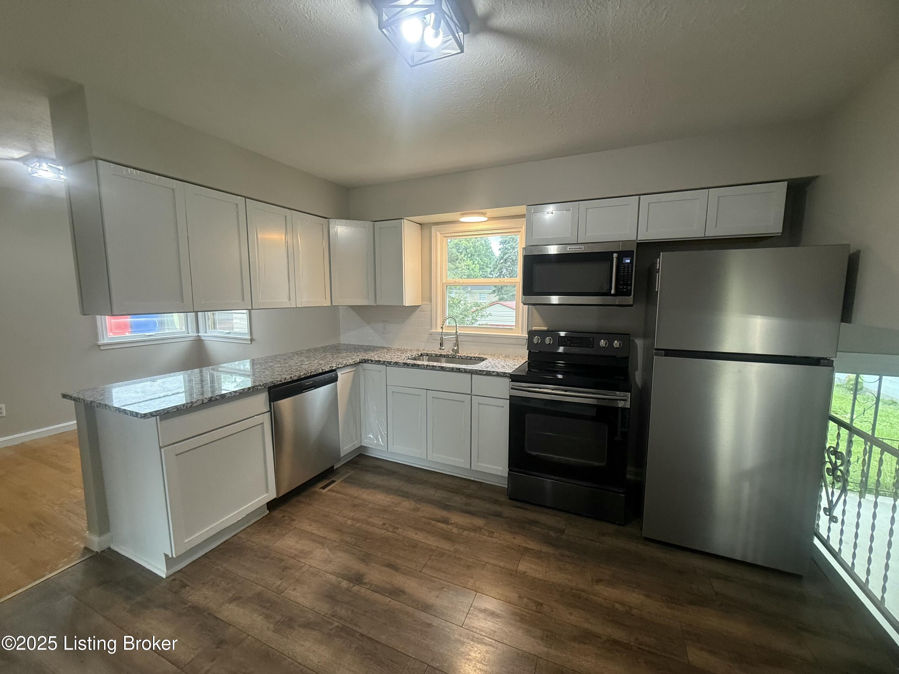 6218 Helenjean Way, Louisville, Kentucky image 20
