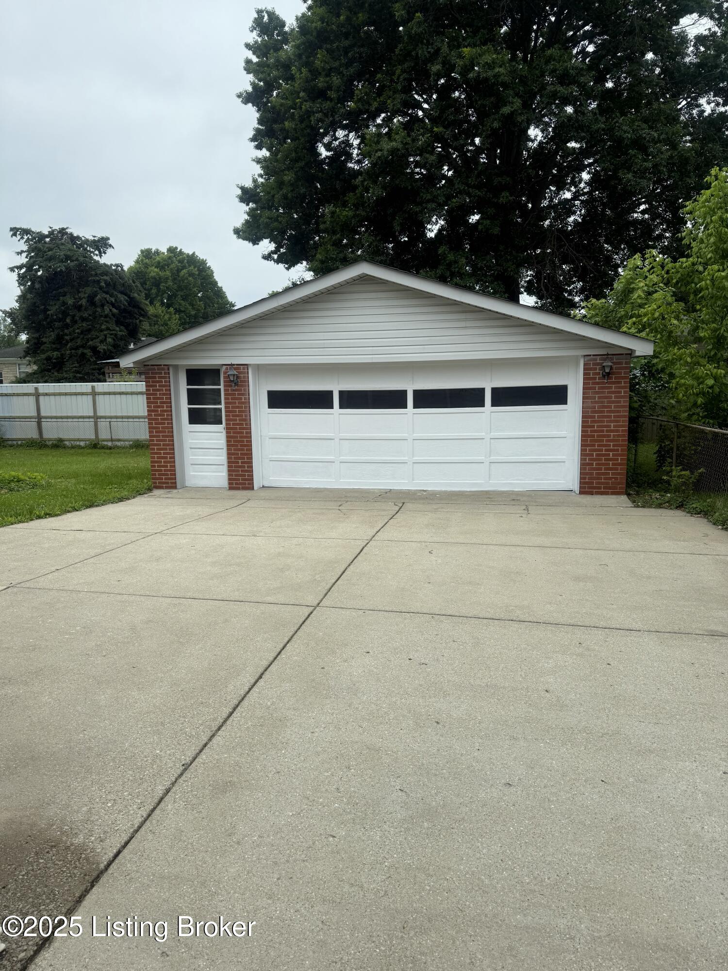 6218 Helenjean Way, Louisville, Kentucky image 4
