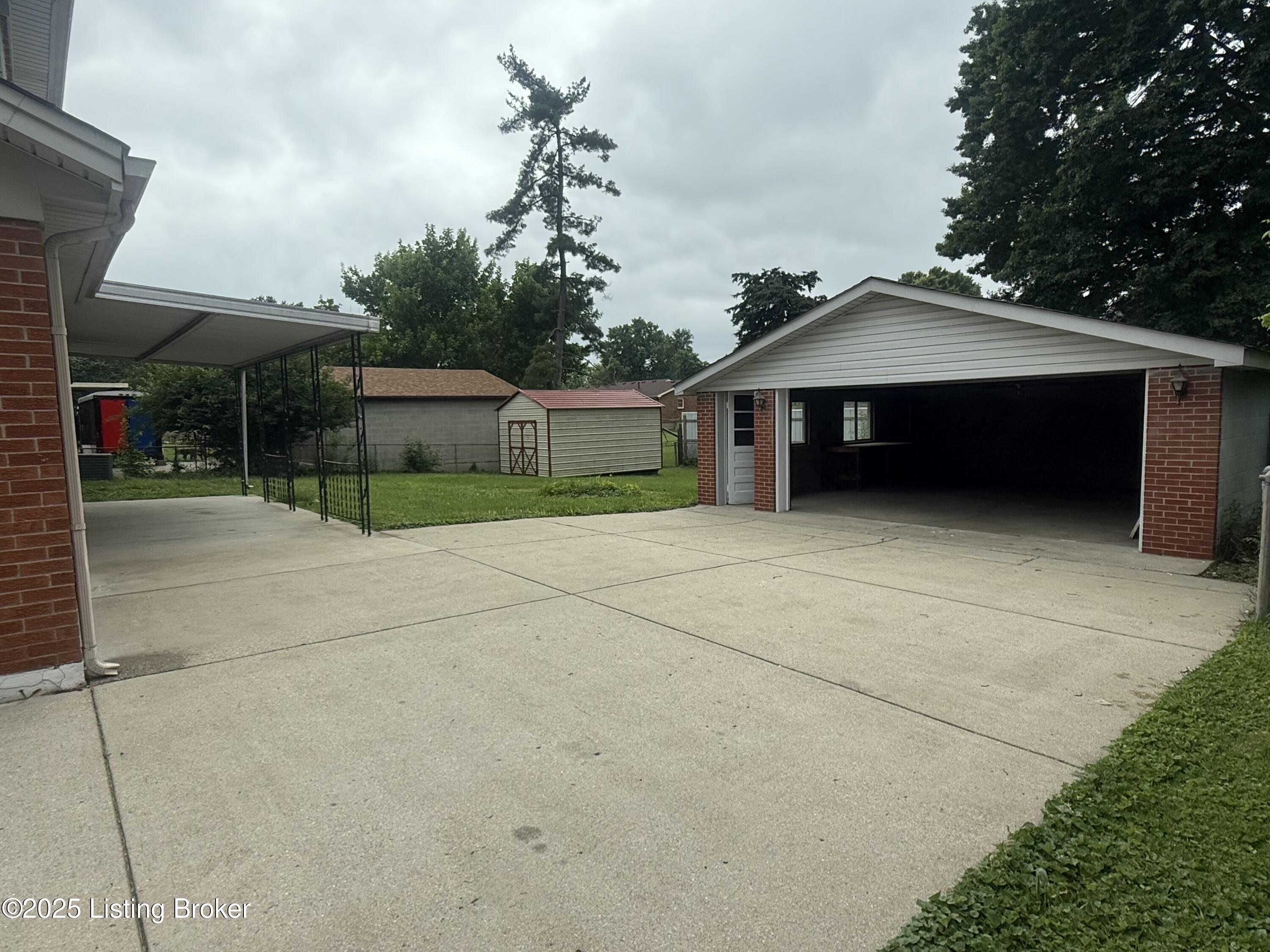 6218 Helenjean Way, Louisville, Kentucky image 6