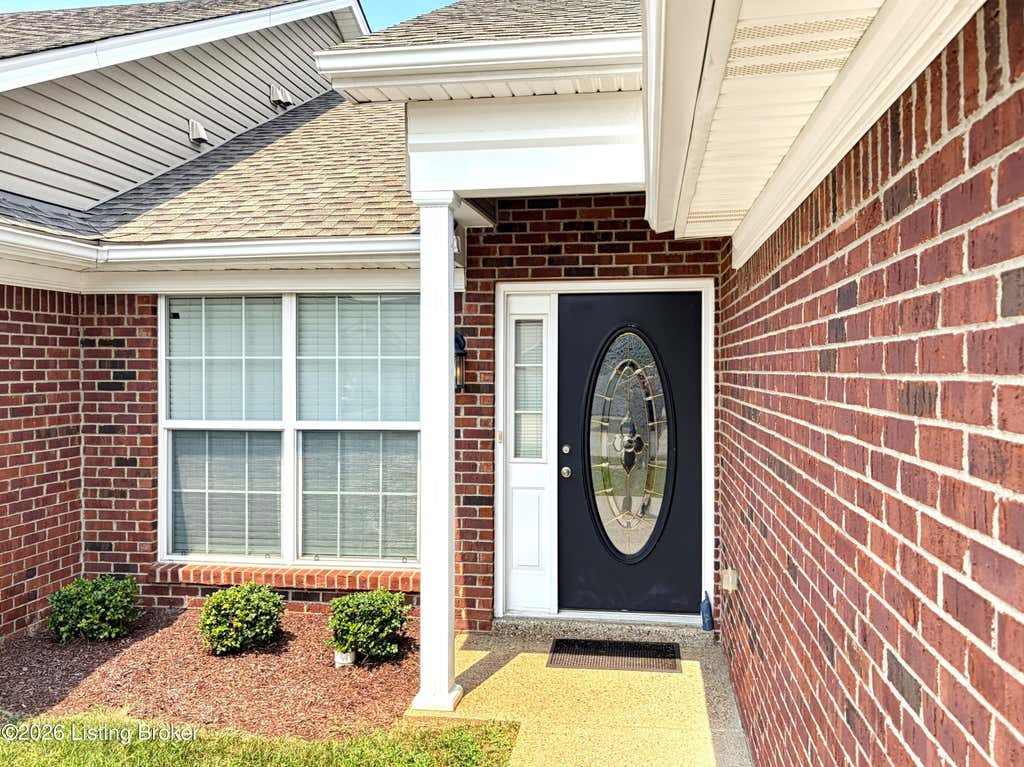 Photo of 8908 Stony Falls Way, Louisville, KY 40299 (MLS # 1726655)