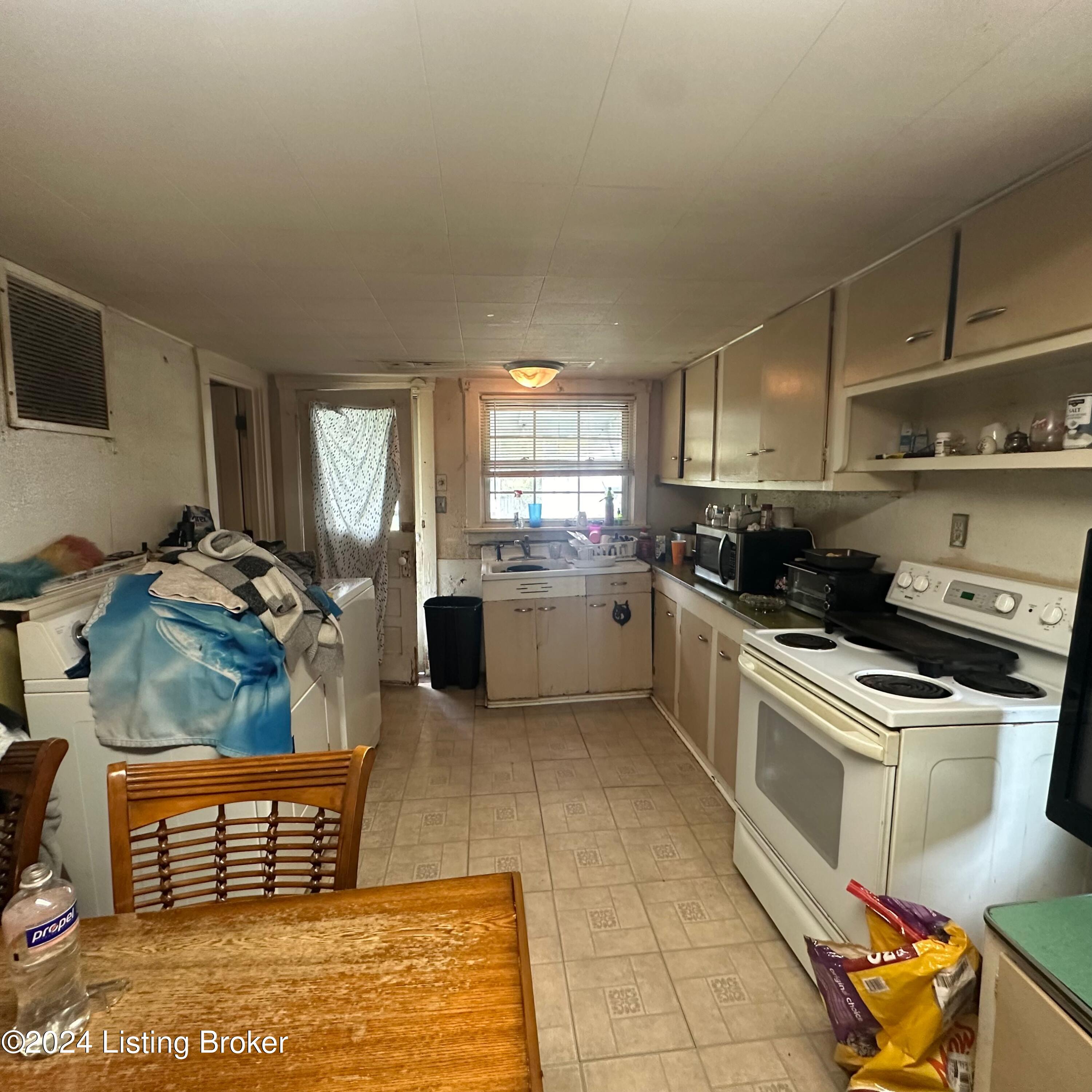 8800 W Manslick Rd, Louisville, Kentucky image 21