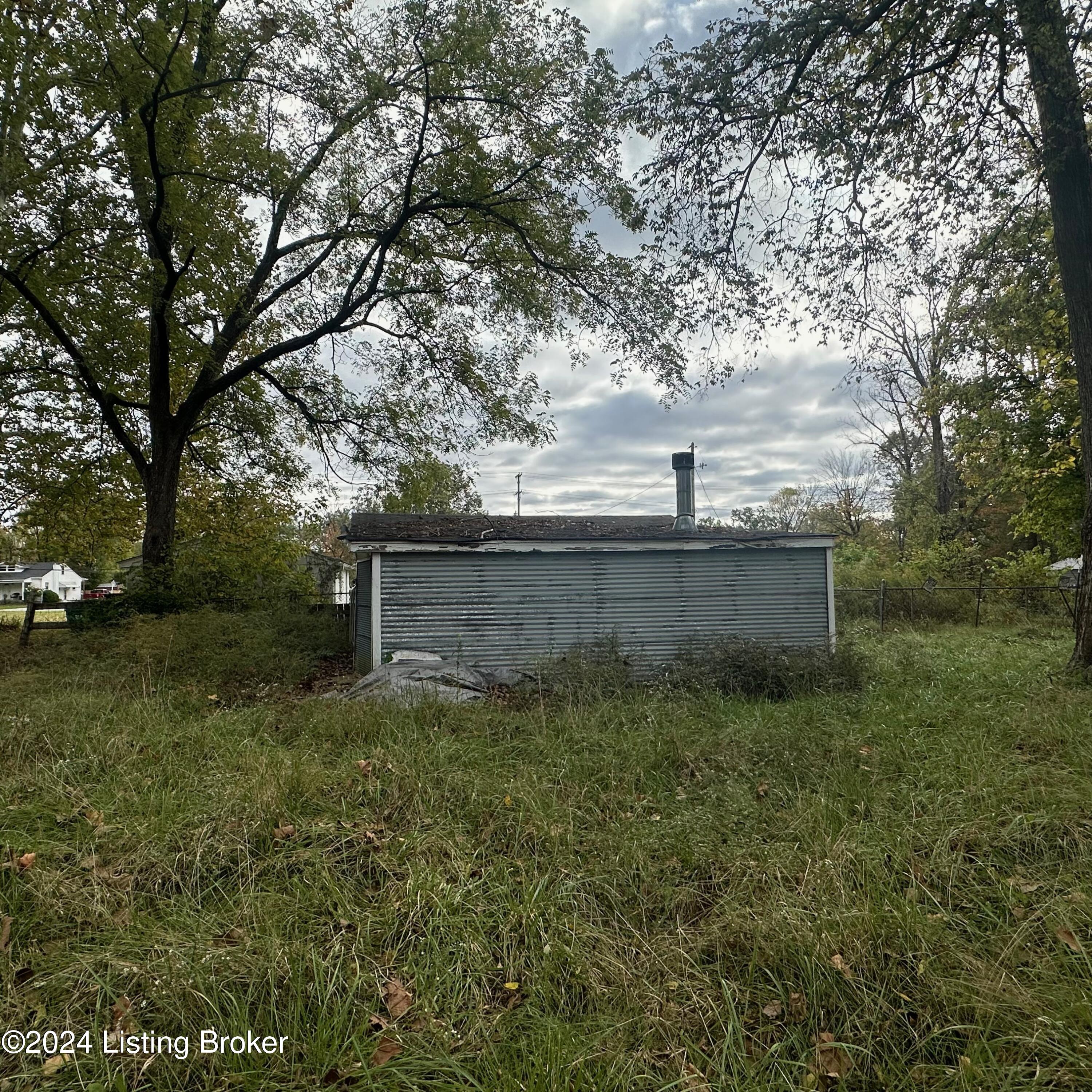 8800 W Manslick Rd, Louisville, Kentucky image 6