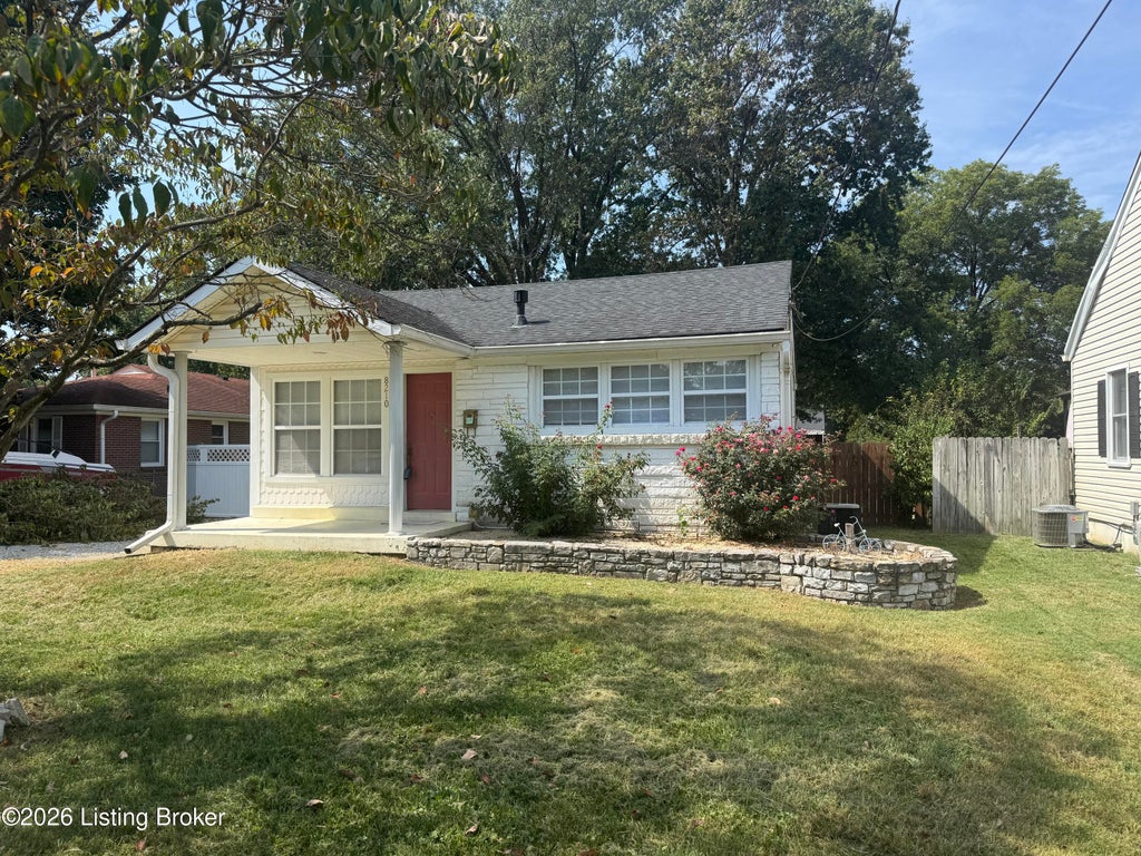 Photo of 8210 Kerry Rd, Louisville, KY 40258 (MLS # 1729272)