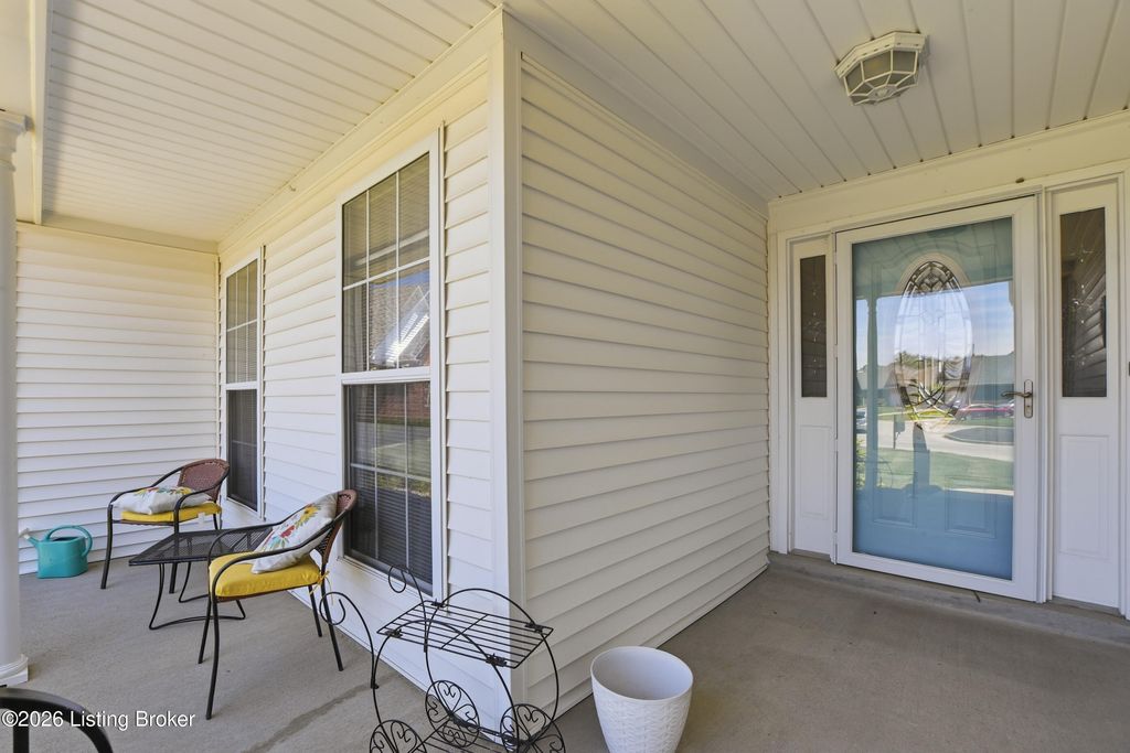 Photo of 3817 Stone River Ct, Jeffersontown, KY 40299 (MLS # 1719474)