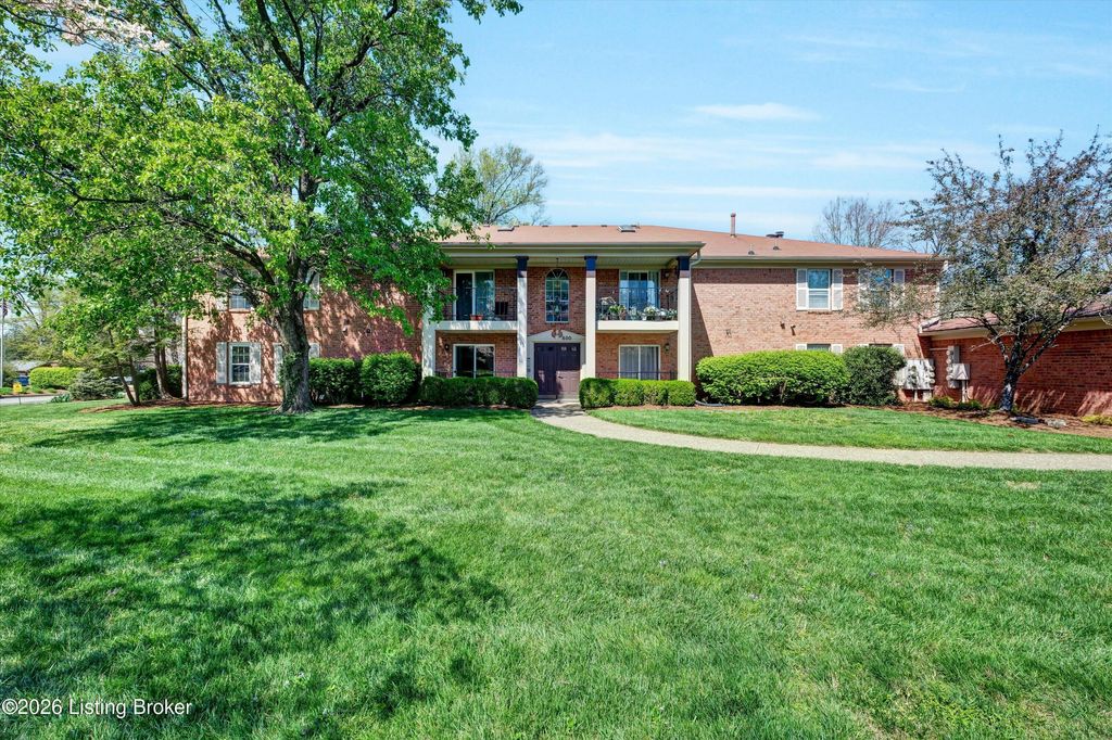 Photo of 803 Forest Park Rd, Louisville, KY 40223 (MLS # 1717404)