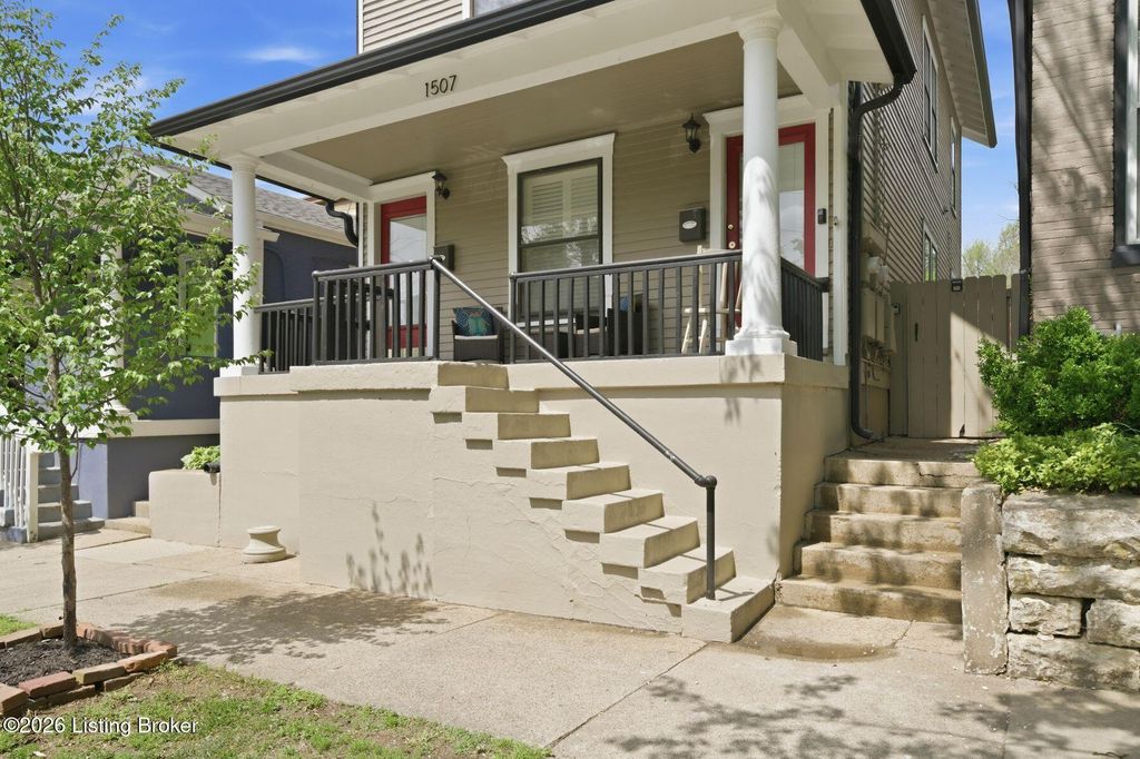 Photo of 1507 E Breckinridge St, Louisville, KY 40204 (MLS # 1714249)