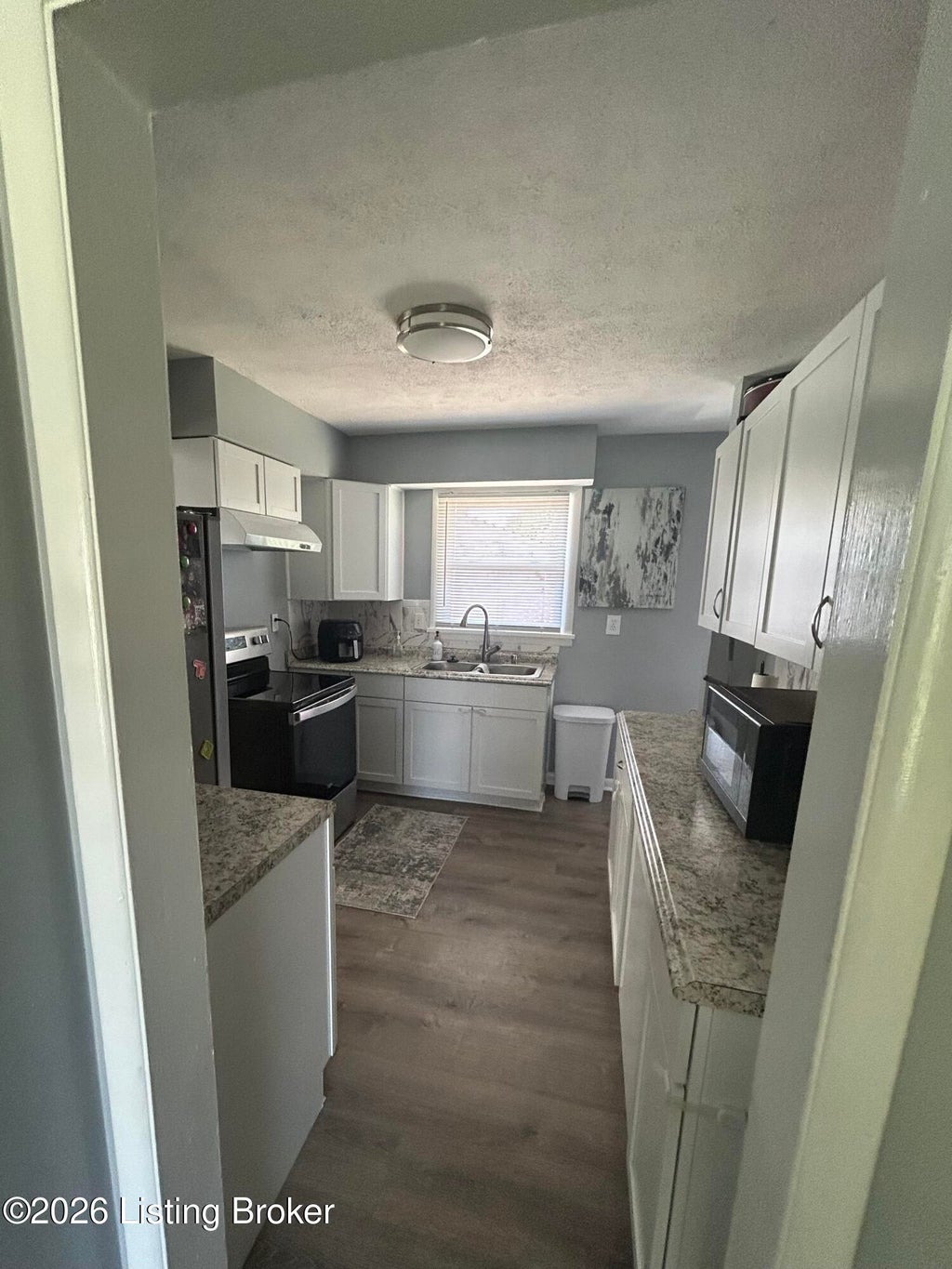 Photo of 10508 Torrington Rd, Louisville, KY 40272 (MLS # 1729417)