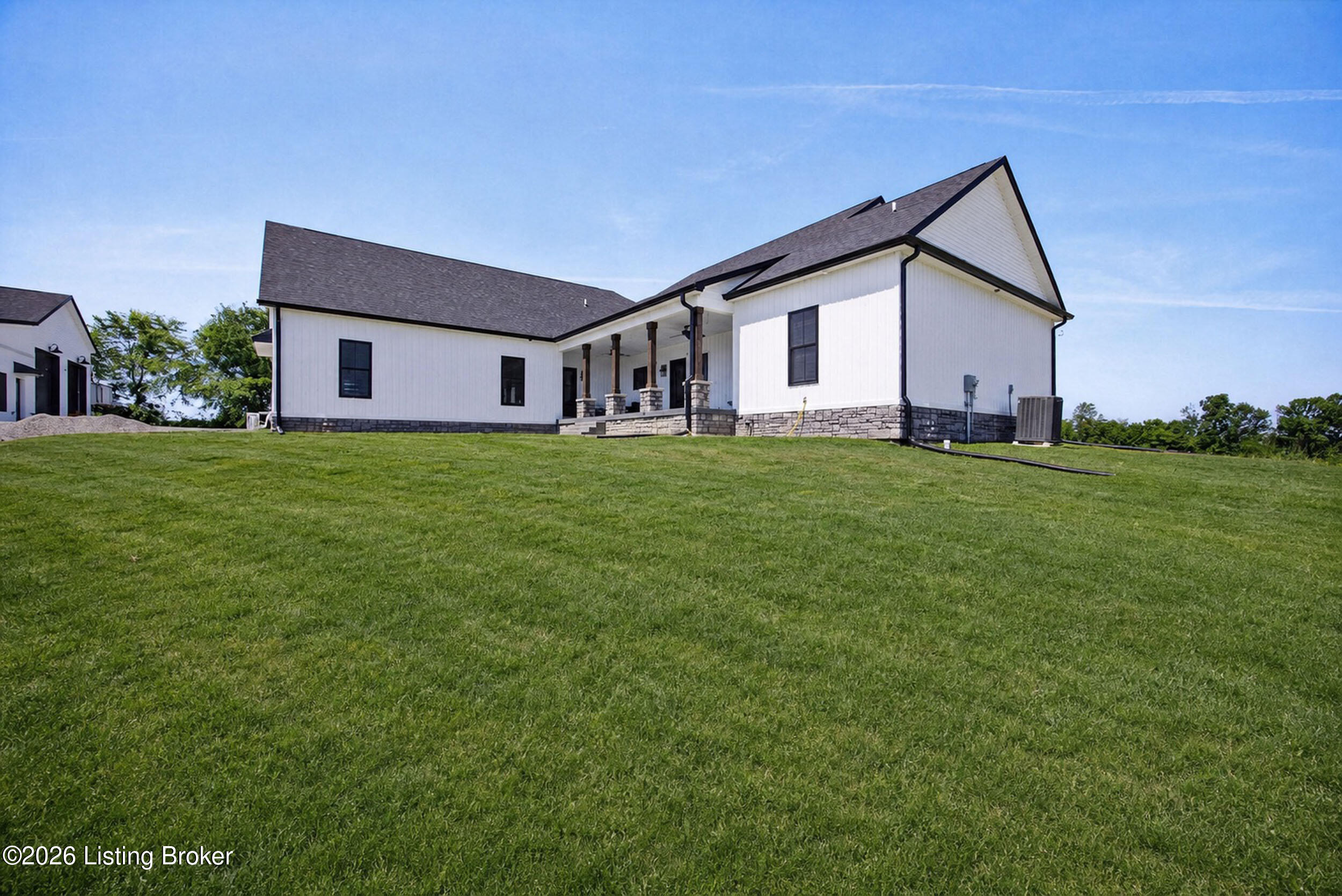 154 Farmview Dr