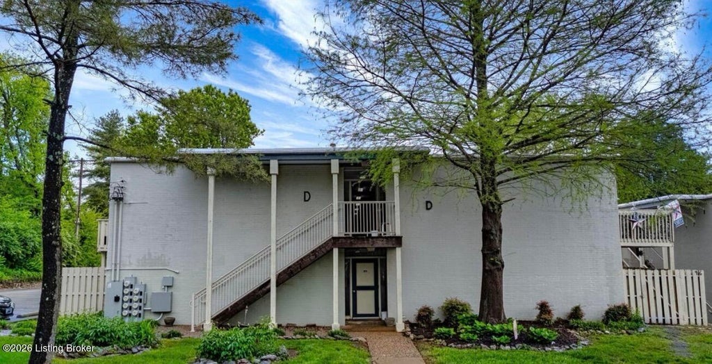 Photo of 1935 Gardiner Ln #APT D48, Louisville, KY 40205 (MLS # 1726455)