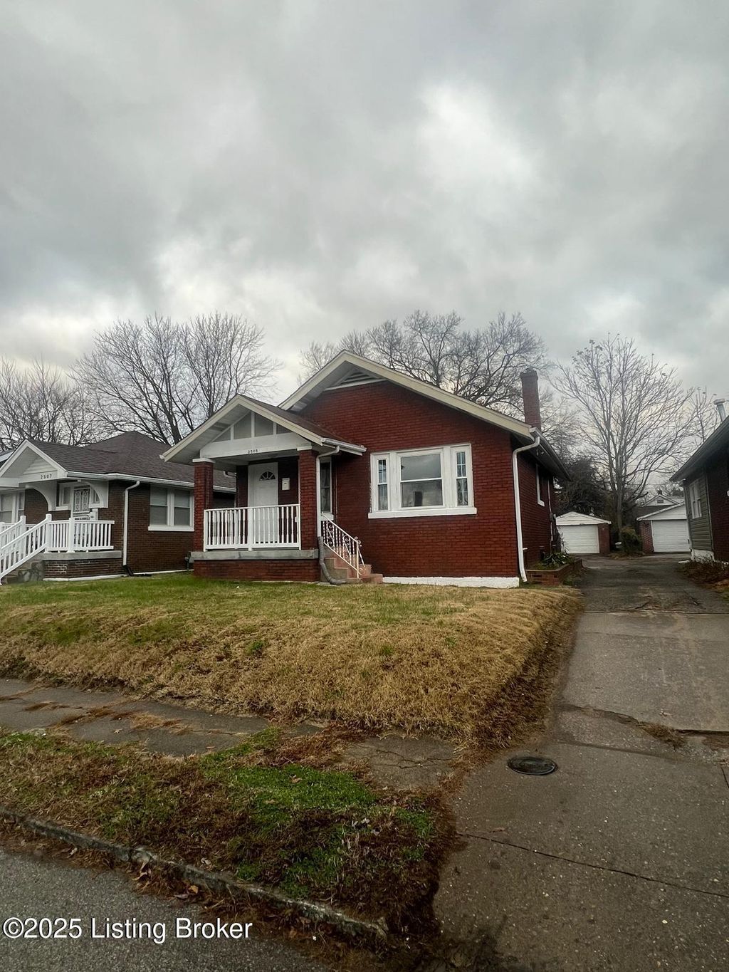 Photo of 2505 Bolling Ave, Louisville, KY 40210 (MLS # 1705253)