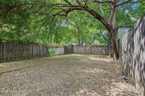 Tiny photo for 1114 S Shelby St, Louisville, KY 40203 (MLS # 1728945)