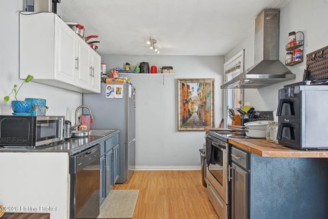 Tiny photo for 1114 S Shelby St, Louisville, KY 40203 (MLS # 1728945)