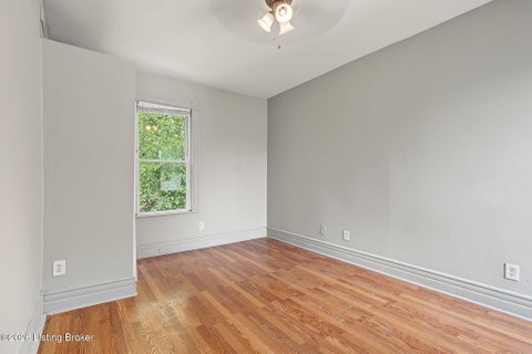 Tiny photo for 1114 S Shelby St, Louisville, KY 40203 (MLS # 1728945)