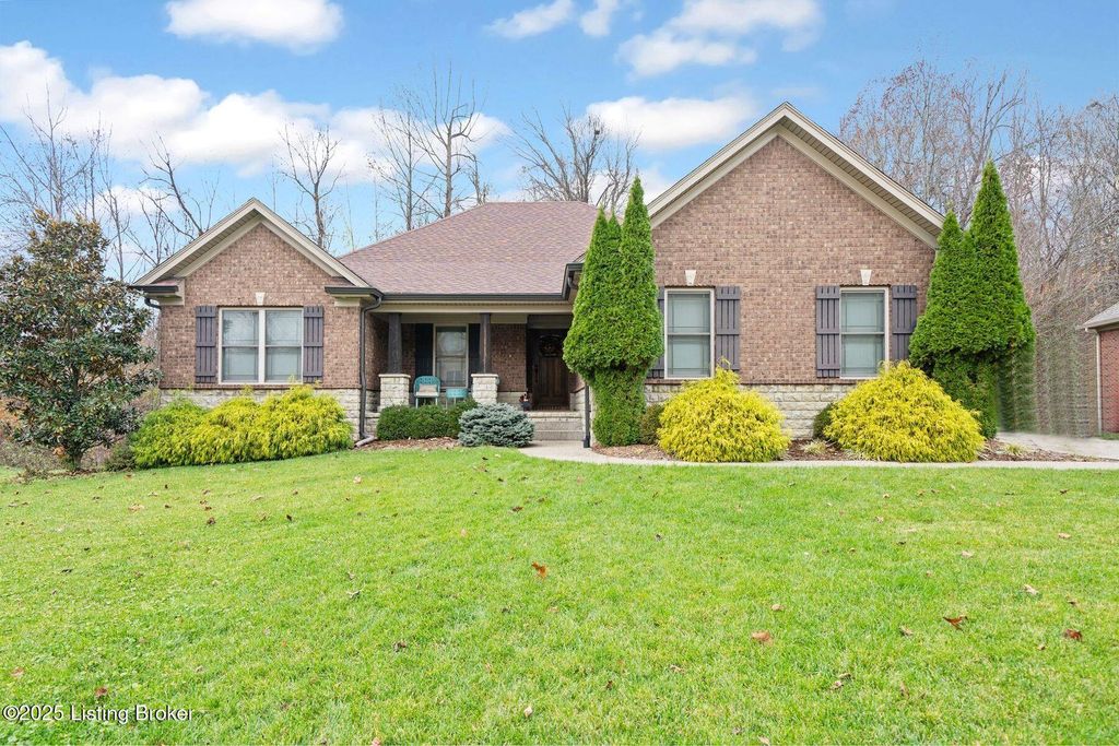 Photo of 9806 Secretariat Dr, Louisville, KY 40214 (MLS # 1704407)