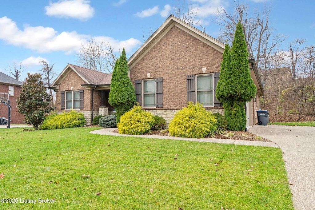 Photo of 9806 Secretariat Dr, Louisville, KY 40214 (MLS # 1704407)