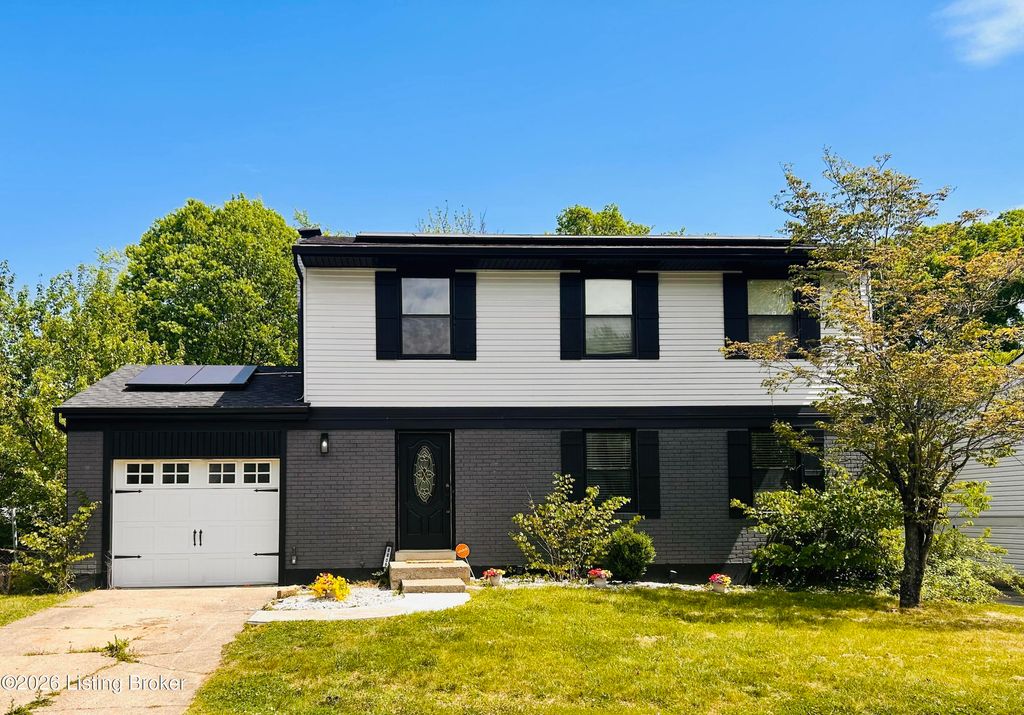 Photo of 8809 Old Ironsides Dr, Louisville, KY 40228 (MLS # 1715468)