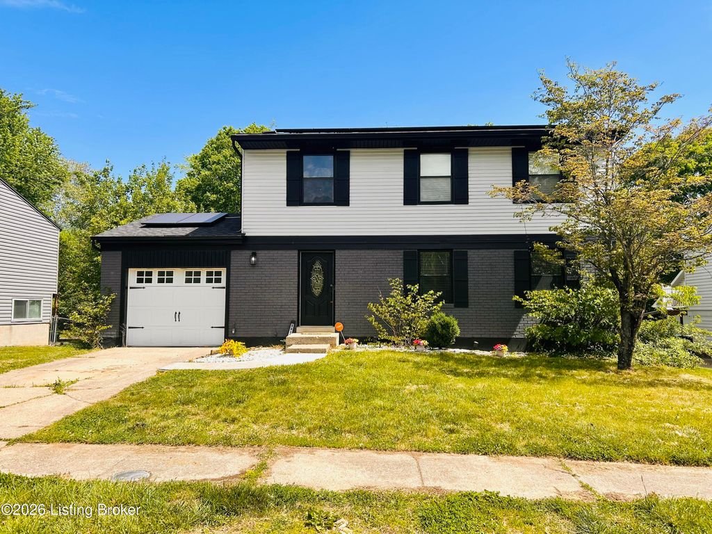 Photo of 8809 Old Ironsides Dr, Louisville, KY 40228 (MLS # 1715468)