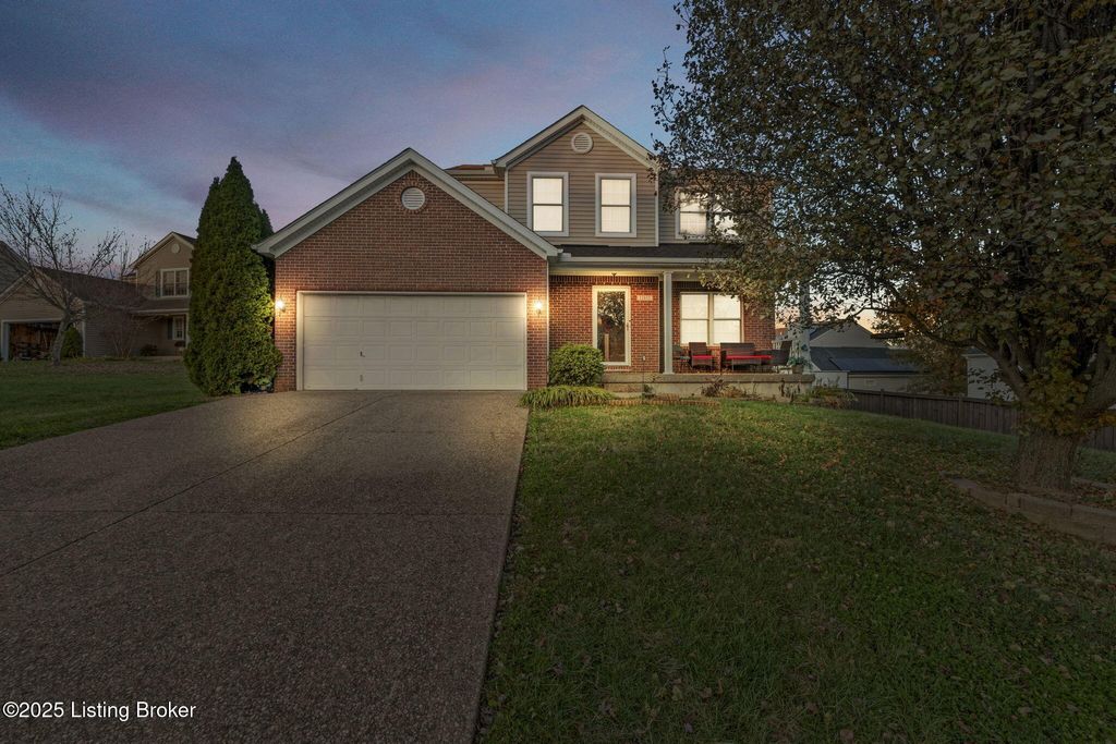 Photo of 11811 Garden Grove Way, Louisville, KY 40299 (MLS # 1704020)