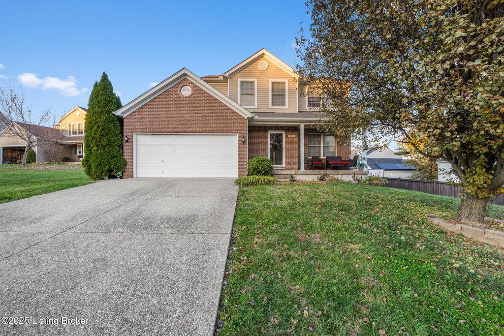 Photo of 11811 Garden Grove Way, Louisville, KY 40299 (MLS # 1704020)
