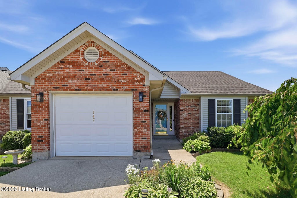 Photo of 147 Bradford Pl, Mt Washington, KY 40047 (MLS # 1719324)